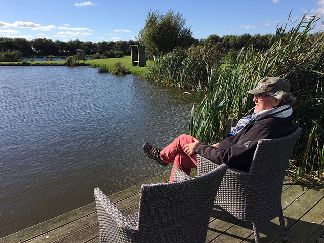 高薪续约就开始摆烂！拉什福德已被曼联摆上货架，他已被主帅弃用.