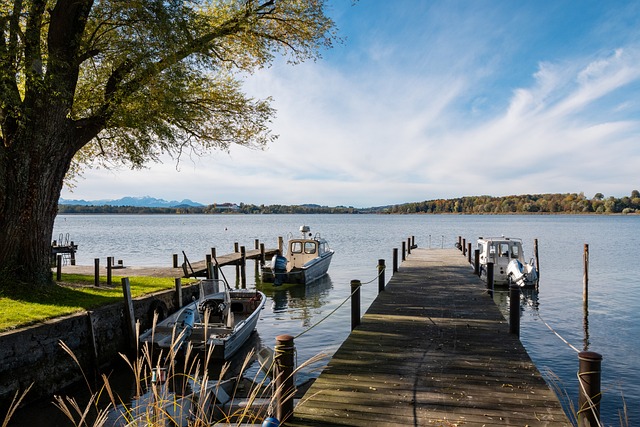 高薪续约就开始摆烂！拉什福德已被曼联摆上货架，他已被主帅弃用.